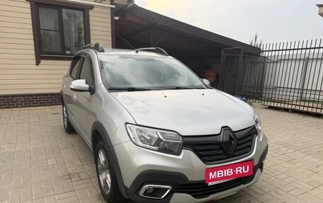 Renault Sandero II рестайлинг, 2021 год, 1 365 000 рублей, 3 фотография