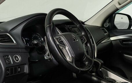 Mitsubishi Pajero Sport III рестайлинг, 2019 год, 3 147 000 рублей, 13 фотография