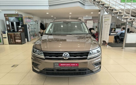 Volkswagen Tiguan II, 2020 год, 2 690 000 рублей, 2 фотография