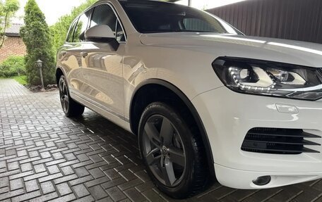 Volkswagen Touareg III, 2012 год, 2 000 000 рублей, 3 фотография