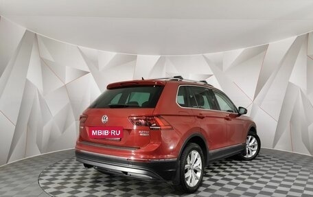 Volkswagen Tiguan II, 2018 год, 2 295 000 рублей, 2 фотография