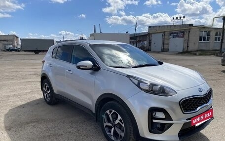 KIA Sportage IV рестайлинг, 2019 год, 2 200 000 рублей, 2 фотография