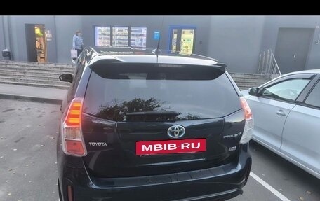 Toyota Prius v (+) I (ZVW40/41) рестайлинг, 2017 год, 2 400 000 рублей, 14 фотография