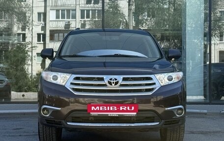Toyota Highlander III, 2011 год, 1 780 000 рублей, 2 фотография