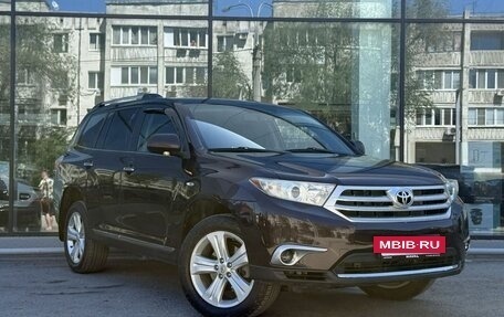Toyota Highlander III, 2011 год, 1 780 000 рублей, 3 фотография