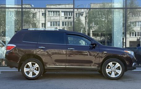 Toyota Highlander III, 2011 год, 1 780 000 рублей, 4 фотография