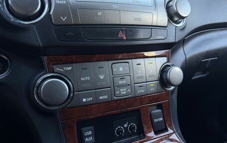 Toyota Highlander III, 2011 год, 1 780 000 рублей, 13 фотография