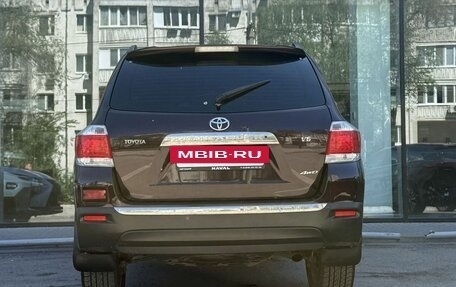 Toyota Highlander III, 2011 год, 1 780 000 рублей, 6 фотография