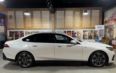 BMW 5 серия, 2024 год, 7 011 000 рублей, 3 фотография