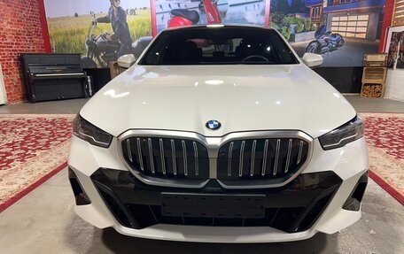 BMW 5 серия, 2024 год, 7 011 000 рублей, 2 фотография