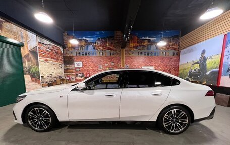 BMW 5 серия, 2024 год, 7 011 000 рублей, 4 фотография