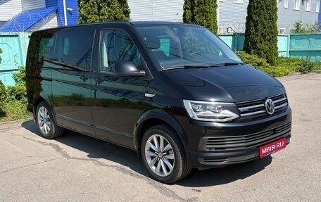 Volkswagen Multivan T6 рестайлинг, 2019 год, 4 800 000 рублей, 1 фотография