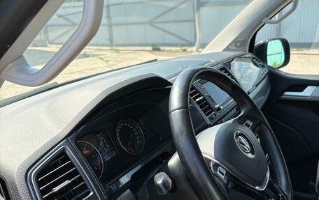Volkswagen Multivan T6 рестайлинг, 2019 год, 4 800 000 рублей, 11 фотография