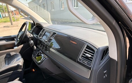 Volkswagen Multivan T6 рестайлинг, 2019 год, 4 800 000 рублей, 12 фотография