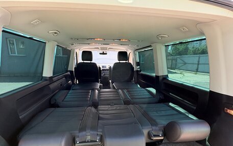 Volkswagen Multivan T6 рестайлинг, 2019 год, 4 800 000 рублей, 18 фотография
