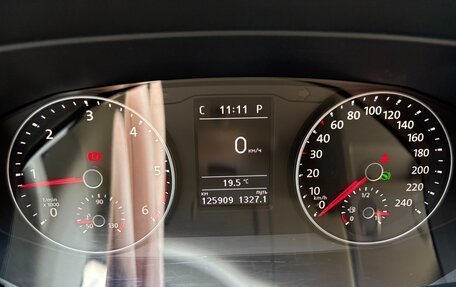 Volkswagen Multivan T6 рестайлинг, 2019 год, 4 800 000 рублей, 32 фотография