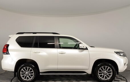 Toyota Land Cruiser Prado 150 рестайлинг 2, 2017 год, 4 750 000 рублей, 5 фотография