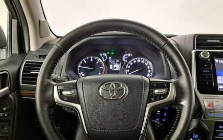 Toyota Land Cruiser Prado 150 рестайлинг 2, 2017 год, 4 750 000 рублей, 15 фотография