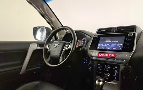 Toyota Land Cruiser Prado 150 рестайлинг 2, 2017 год, 4 750 000 рублей, 14 фотография