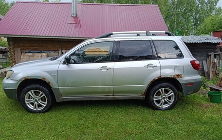 Mitsubishi Outlander III рестайлинг 3, 2002 год, 250 000 рублей, 4 фотография