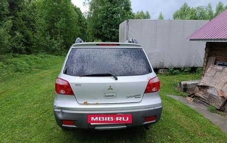 Mitsubishi Outlander III рестайлинг 3, 2002 год, 250 000 рублей, 12 фотография