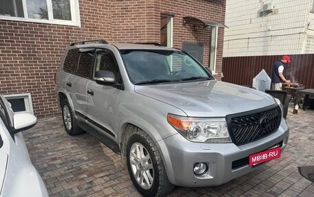 Toyota Land Cruiser 200, 2012 год, 3 100 000 рублей, 2 фотография