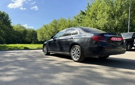 Mercedes-Benz E-Класс, 2020 год, 1 650 000 рублей, 4 фотография