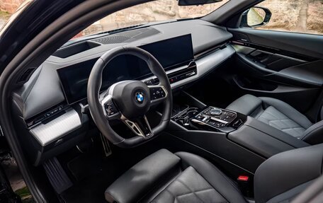 BMW 5 серия, 2025 год, 7 367 000 рублей, 8 фотография