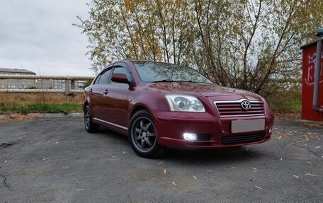 Toyota Avensis III рестайлинг, 2005 год, 620 000 рублей, 1 фотография