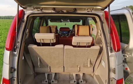 Toyota ISis I, 2010 год, 1 050 000 рублей, 9 фотография