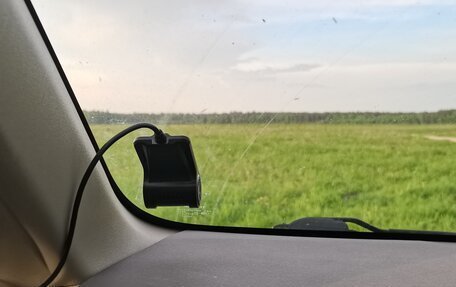 Toyota ISis I, 2010 год, 1 050 000 рублей, 15 фотография