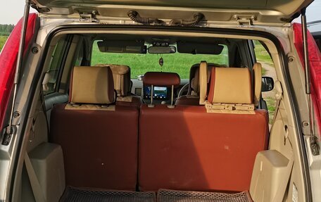 Toyota ISis I, 2010 год, 1 050 000 рублей, 12 фотография