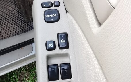 Toyota ISis I, 2010 год, 1 050 000 рублей, 19 фотография
