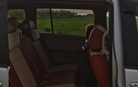 Toyota ISis I, 2010 год, 1 050 000 рублей, 21 фотография