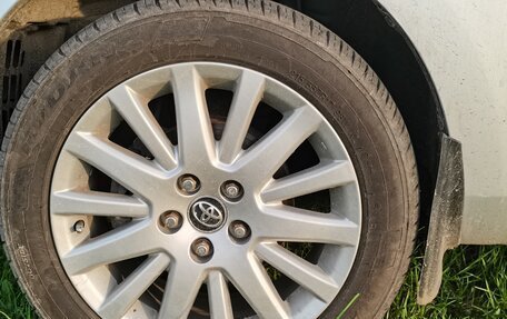 Toyota ISis I, 2010 год, 1 050 000 рублей, 28 фотография