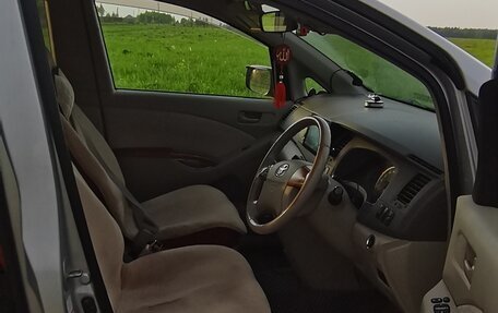 Toyota ISis I, 2010 год, 1 050 000 рублей, 20 фотография