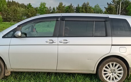 Toyota ISis I, 2010 год, 1 050 000 рублей, 31 фотография
