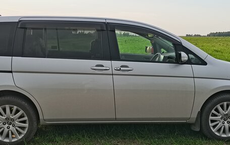 Toyota ISis I, 2010 год, 1 050 000 рублей, 33 фотография