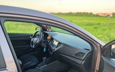 Hyundai Solaris II рестайлинг, 2019 год, 1 400 000 рублей, 24 фотография