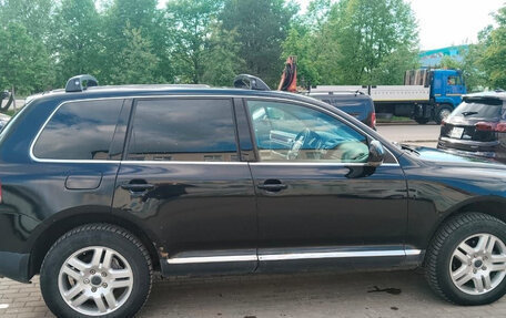 Volkswagen Touareg III, 2004 год, 680 000 рублей, 2 фотография