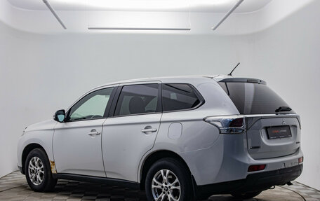 Mitsubishi Outlander III рестайлинг 3, 2012 год, 1 050 000 рублей, 3 фотография
