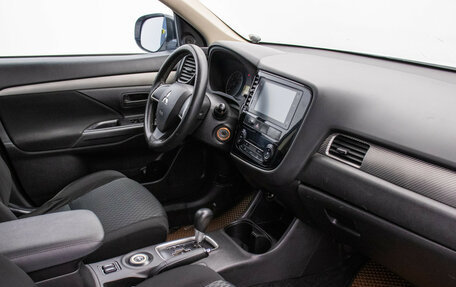 Mitsubishi Outlander III рестайлинг 3, 2012 год, 1 050 000 рублей, 10 фотография