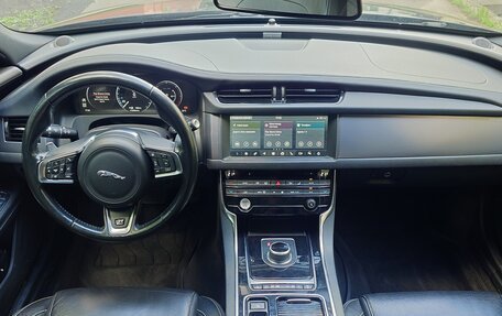 Jaguar XF II, 2018 год, 2 450 000 рублей, 13 фотография