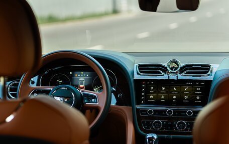 Bentley Bentayga I, 2020 год, 20 800 000 рублей, 12 фотография