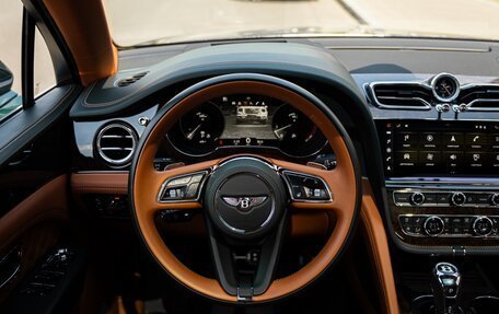 Bentley Bentayga I, 2020 год, 20 800 000 рублей, 13 фотография