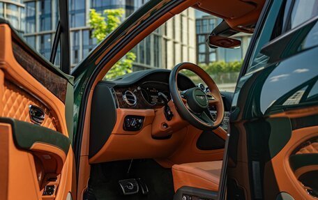 Bentley Bentayga I, 2020 год, 20 800 000 рублей, 15 фотография