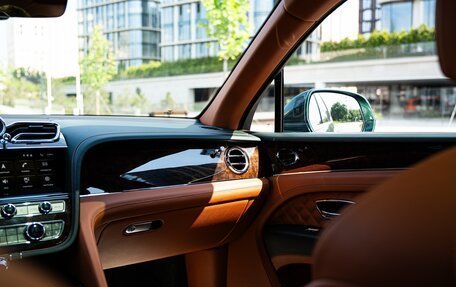 Bentley Bentayga I, 2020 год, 20 800 000 рублей, 16 фотография