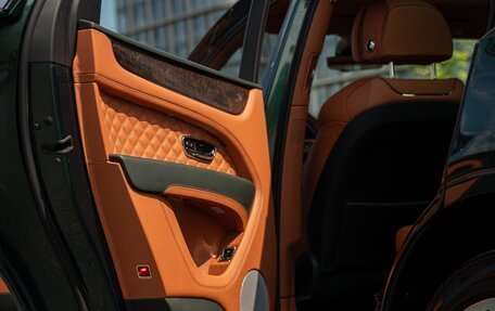 Bentley Bentayga I, 2020 год, 20 800 000 рублей, 29 фотография