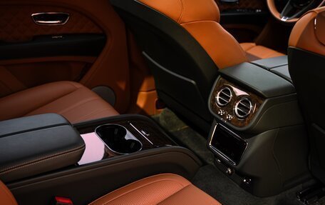 Bentley Bentayga I, 2020 год, 20 800 000 рублей, 30 фотография