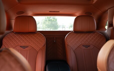 Bentley Bentayga I, 2020 год, 20 800 000 рублей, 33 фотография
